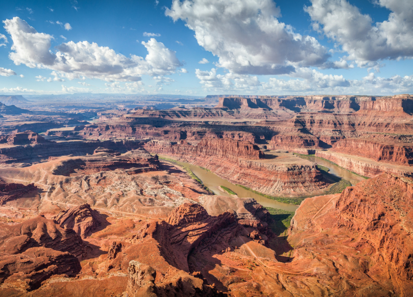 View of the Colorado River from Dead Horse Point State Park, on GeoCultura's Utah national parks tour .