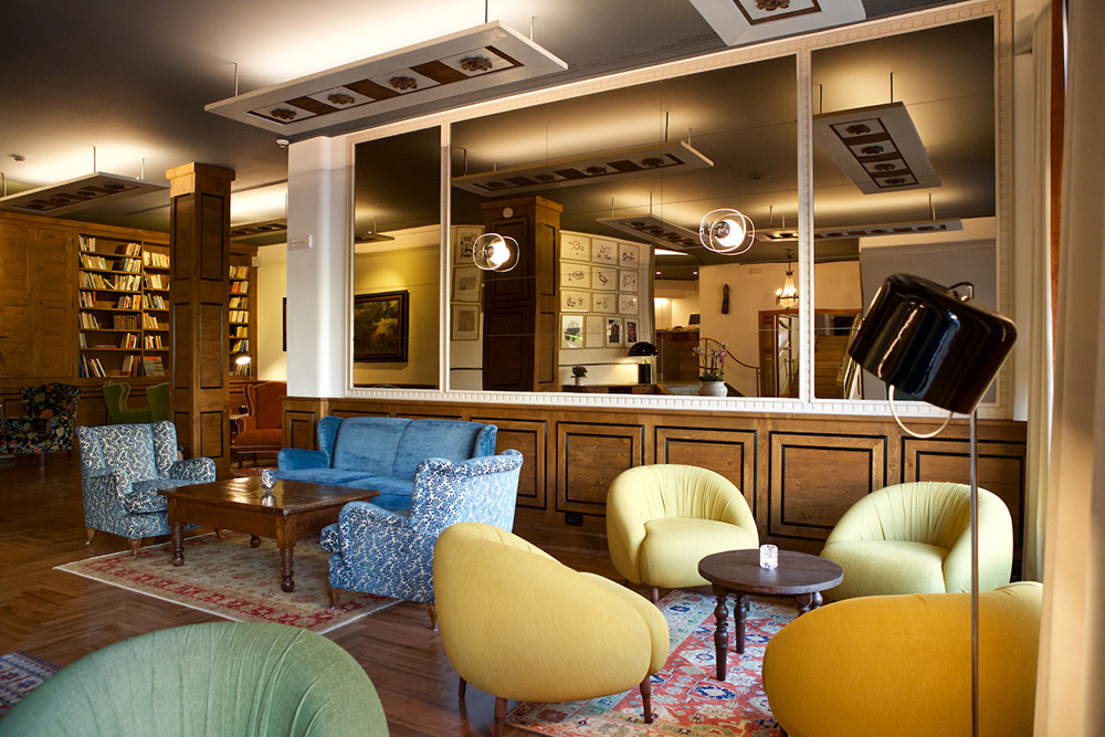 Salon in Hotel Duca D'Aosta, Aosta, Italy.