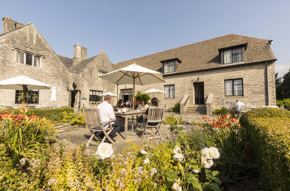 Mortons Manor outside